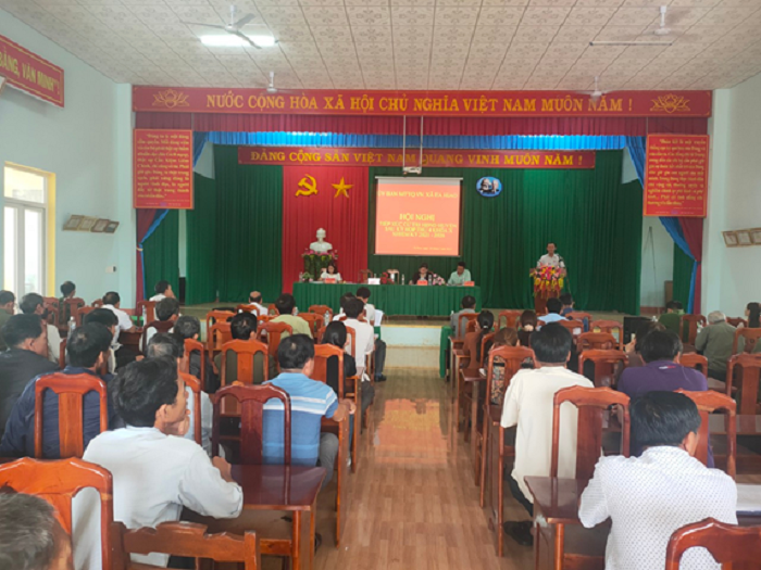 Tổ đại biểu số 10 HĐND huyện tiếp xúc cử tri tại xã Ea Hiao
